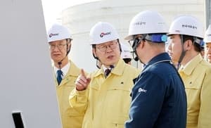 이재명 대통령 지지율 65% 소폭 하락, 국힘 19% 최저치