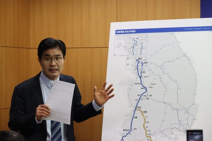 이원택 "전북 전역~수도권 1시간대 고속철 추진"…전주역 KTX 증편 및 주차타워 건립