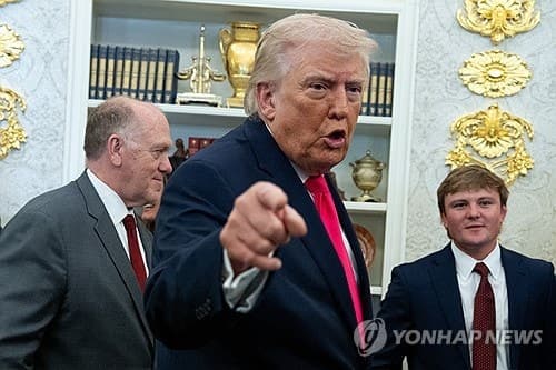 "유가 오르면 평화 메시지" 트럼프 SNS, 석유 시장 뒤흔드는 정해진 패턴 있다