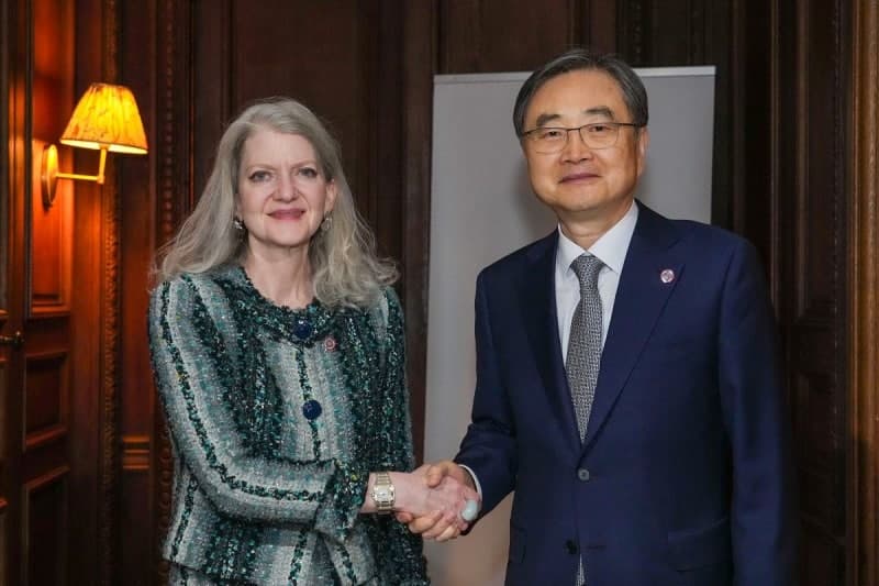 호르무즈 항행 안전, 35개국 다국적 회의