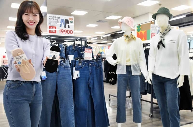 홈플러스, 1만원대 데님부터 풋커버까지…"가성비 패션 강화"