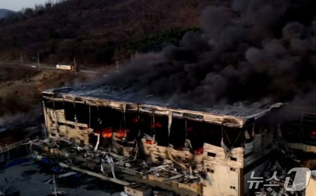 용인 처인구 물류창고서 불…대응 1단계 발령, 인명 피해 없어