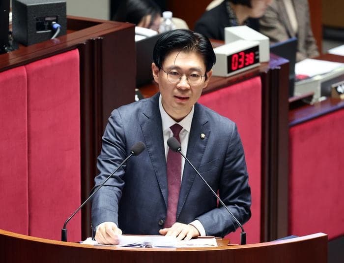 민주 "국힘 조정훈 '공천 헌금' 의혹, 사실이면 정치자금법 위반"