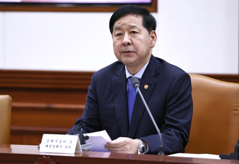 구윤철, 유가 120달러시 민간 5부제 검토