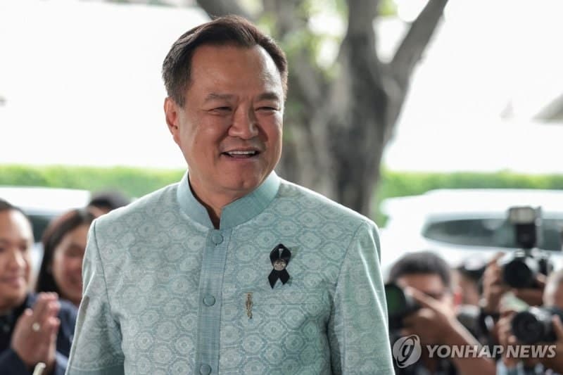아누틴 태국 총리 "이란과 유조선 호르무즈 해협 통과 합의"…'허가 경쟁' 시작됐다