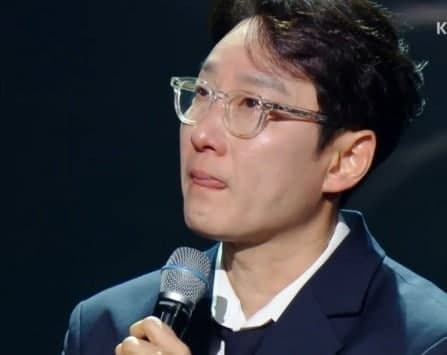 이휘재, 4년 만 복귀 무대서 눈물 "아들들이 일했으면 좋겠다고"