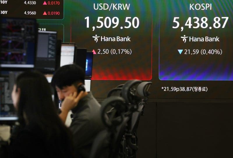 “외인 30조 팔고 개미 30조 샀다”… 중동전 한 달이 바꾼 韓 증시 지형도