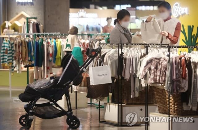 부모 10명 중 4명 "부모급여 덜 받고 더 오래" 장기 지원 선호