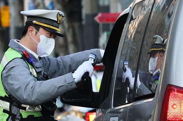 “대리비 찾다 실수로” 2m 음주운전 50대 무죄…법원 “고의성 없어”