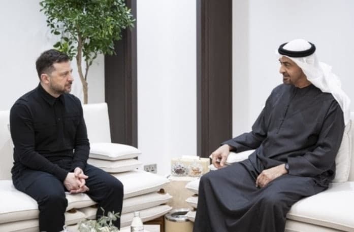 젤렌스키, 걸프국 방문 중 이란 "UAE내 우크라 드론방어시설 공습" 경고