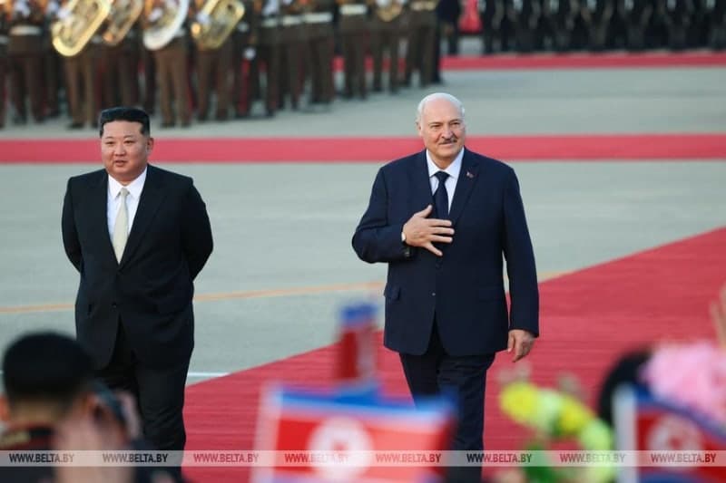 루카셴코, 첫 방북서 김정은 초청…“평양 대사관 개설·비자 면제 추진”