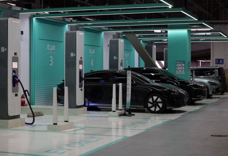 "기름값 부담, 보조금 줄 때 사자"…2월 국내 전기차 신규등록 역대 최다