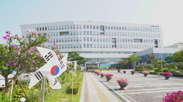 충남교육청, '승용차 5부제' 시행…에너지 절약 실천 강화
