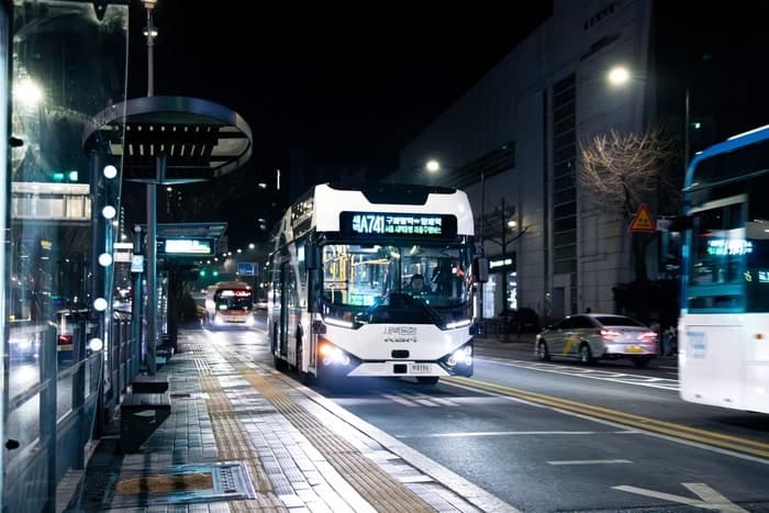 “매일 새벽 운전자 없는 버스가 다녀요”…오늘부터 서울 전 구간 자율주행 버스 달린다