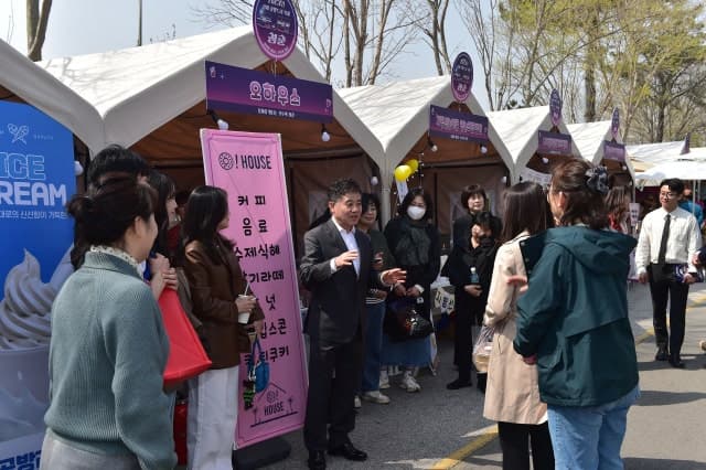 김제시, 봄~초여름 4색 축제 릴레이…"꽃·감자·보리·음악의 향연"