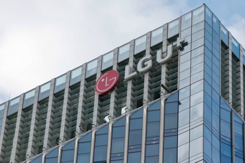 LG유플러스, "IMSI 보안 강화" 유심 무상 교체 안내 시작…내달 8일부터 사전예약