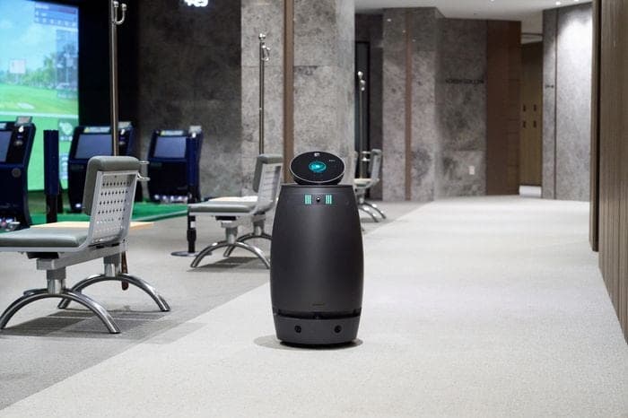 SK인텔릭스, 강남 대단지 아파트에 'AI 로봇' 나무엑스 체험존 확대