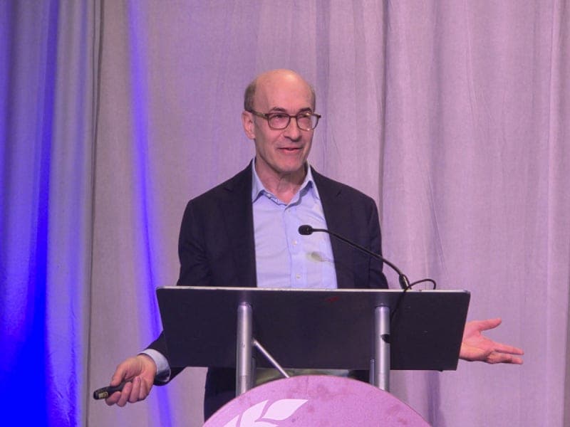 美 석학 로고프 "달러 지배 흔들려…위안화 5년 내 대안 통화로 부상"