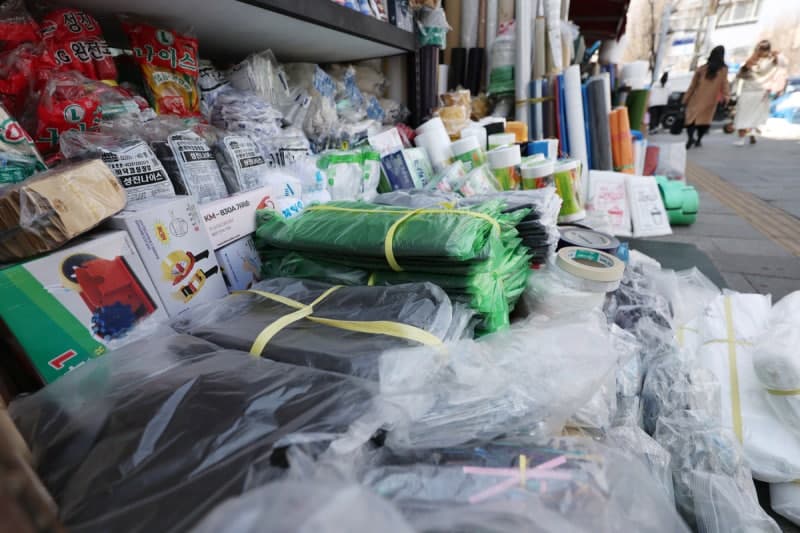 기름값 이어 포장용기·비닐까지…일상 덮친 '물가 연쇄 쇼크' 눈앞