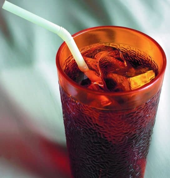 “절도” vs “버리려 한 것”…음료 3잔 가져간 알바생 ‘횡령 혐의’ 논란, 점주 “억울” vs 알바생 “강요로 죄 실토하게 해”