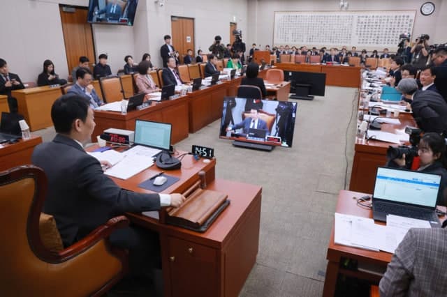 5월 1일 노동절도 '빨간날'…공휴일법 국회 법사위 통과