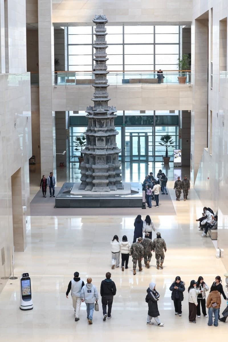 국립중앙박물관 내년부터 입장료 받는다, 17년 만에 유료 전환