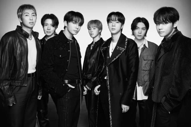 BTS '아리랑', 美 '빌보드 200' 7번째 1위…영미 양대 차트 석권