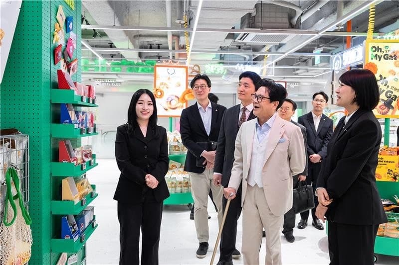 이재현 CJ 회장, 올리브영 명동점 찾아 "미국서도 K뷰티 생태계 구축해야"