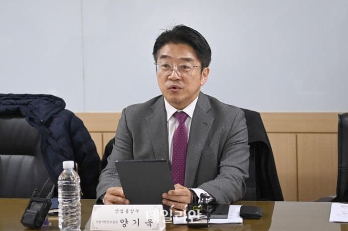 정부, '비축유 스와프' 전격 시행…정유사에 2000만 배럴 긴급 대여