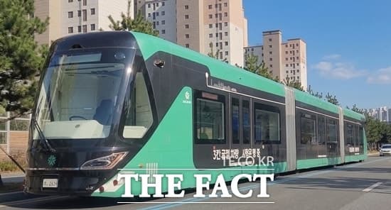 대전 '3칸 굴절차량' 첫 시운전…도심형 대용량 교통수단 도입 본격화