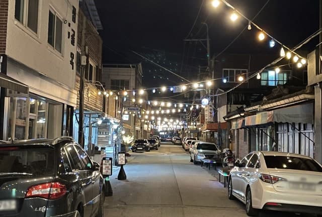 영주시 학사골목, '지역 제1호 골목형상점가' 지정…침체 대학로 상권 살리기 '시동'