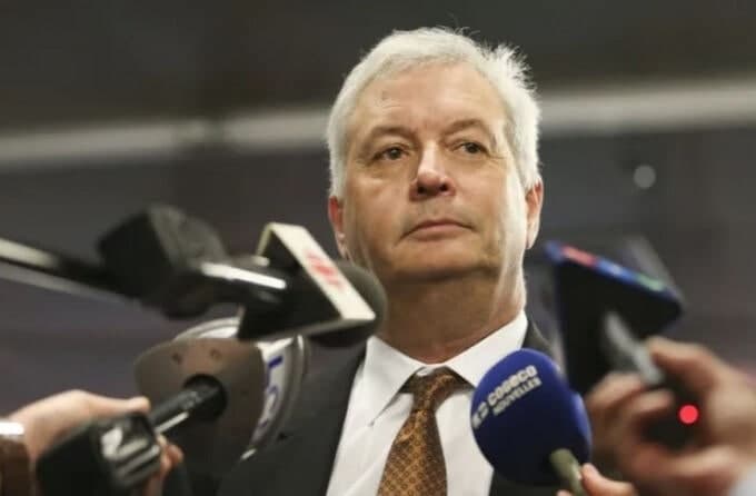 “불어도 못하면서”… 에어캐나다 CEO, 영어로 추모 영상 올렸다가 결국 잘렸다