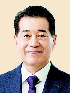 포스코 장인화, 58주년 '글로벌 공급망 핵심축' 도약 강조