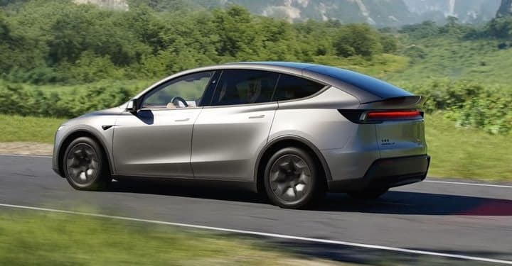 국토부 "테슬라 FSD 무단 활성화는 불법…2년 이하 징역 또는 2천만원 이하 벌금"