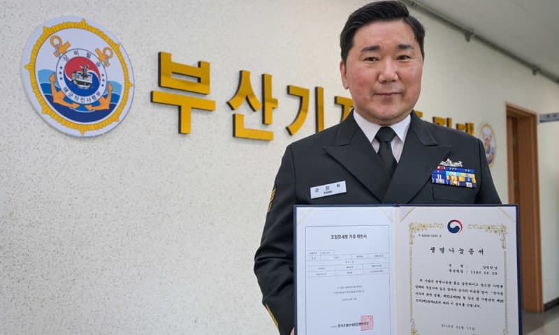 해군 강정학 상사, '15년전 약속' 지켜 0.005% 확률 뚫고 조혈모세포 기증으로 생명 나눔
