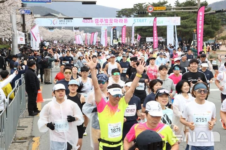 흩날리는 벚꽃 아래 1만5000명 질주…경주벚꽃마라톤 4월 4일 개최