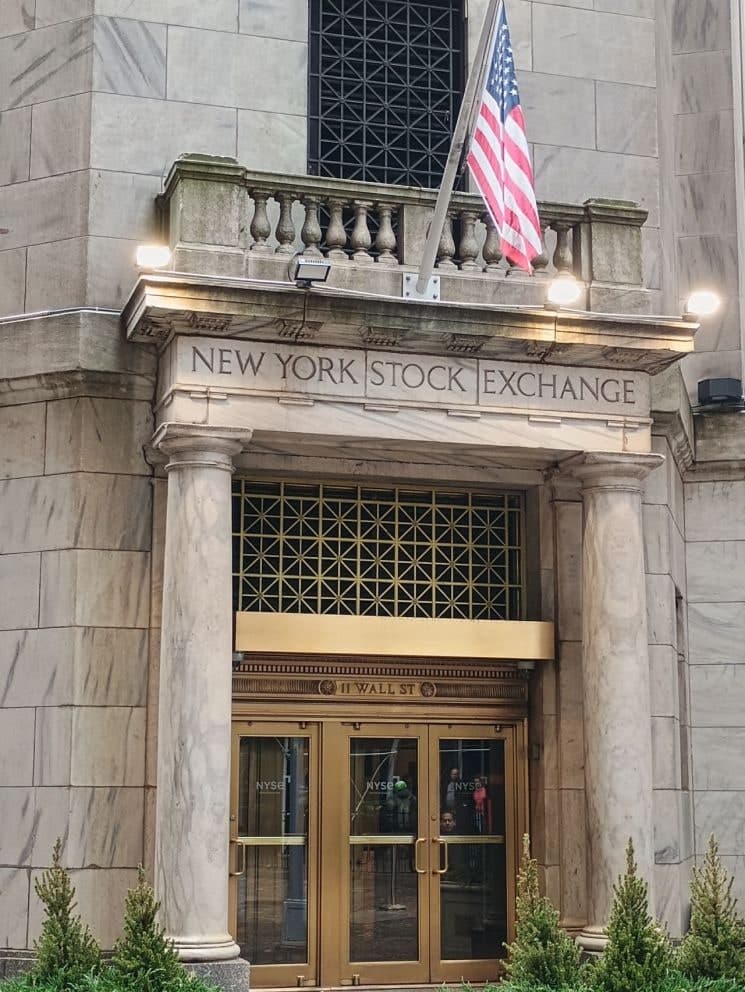 WTI 100달러 돌파, 뉴욕증시 혼조세 마감...기술주 급락