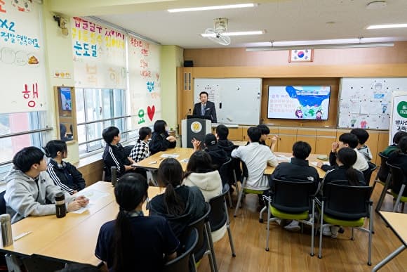 월성원자력본부, 양남중서 '방사선 탐구 과학교실' 운영…"우리 학교 방사선 수치는?"