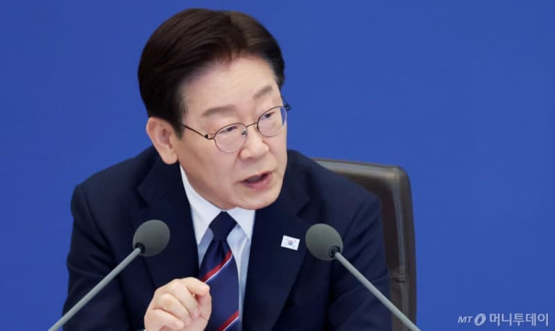 李대통령 "화석연료→재생에너지 대전환 국가역량 총력" "유류 소비 줄이는 데 적극 참여해달라"