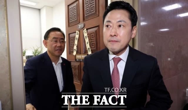 주호영 "대구시장 공천 바로잡아달라" 장동혁 "숙고하겠다"