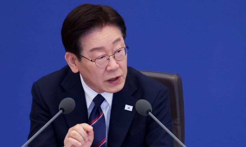 이재명 대통령 "종량제 봉투 재고 충분…가격 못 올려, 사재기 불필요"