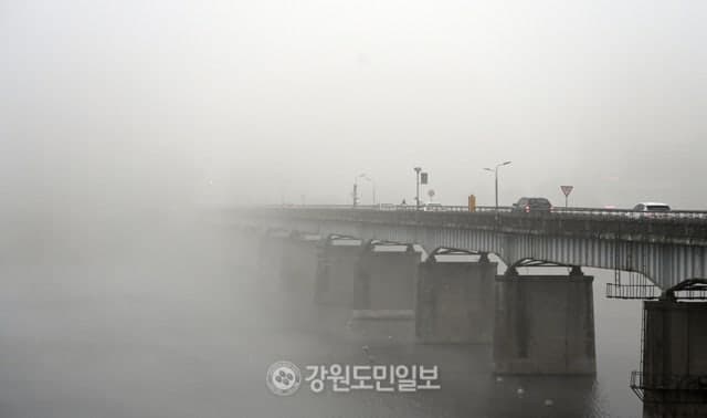 4월 첫날 전국 흐리고 낮 최고 18도…수도권·충청 출근길 안개