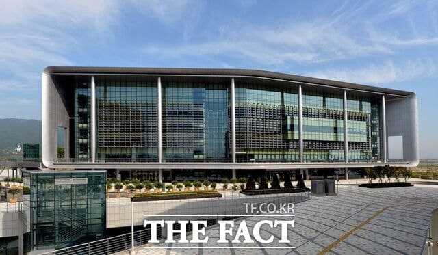 충남도의회, 전국 최초 'AI 의정브레인' 가동…의정 지원에 인공지능 활용