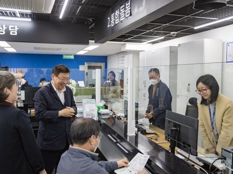 남해군·군위군, "살던 곳에서 끝까지 돌본다"…통합돌봄 본격 가동