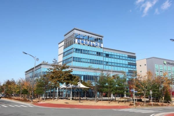 전북TP, 'AI 기술 활성화 지원사업' 참여기업 모집…기업 AI 전환 가속화 팔걷어