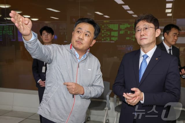 "해킹 악몽 다시는" 박윤영 KT 대표, 취임 첫 행보로 정보보안·네트워크 현장 점검