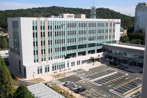 초등생 아들 태우고 음주운전 단속 피해 차량 2대 들이받고 도주한 30대