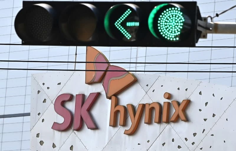 삼성전자·SK하이닉스 1분기 영업익 70조 육박…'D램' 실적 파티