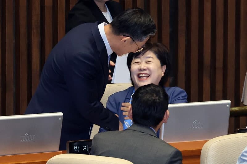 국회, '환율안정법' 통과 및 서영교 법사위원장 선출…노동절 공휴일법도 본회의 통과