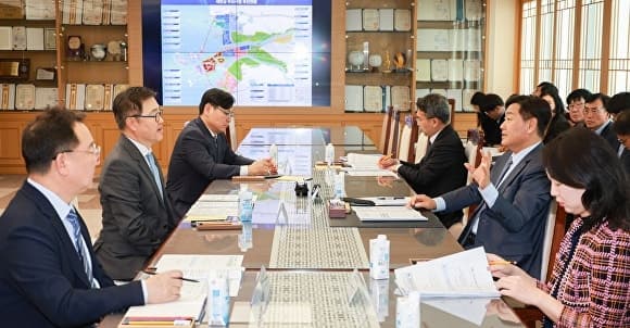 전북-현대차, 새만금 9조 투자 '이상 무'…RE100 산단 조성 박차